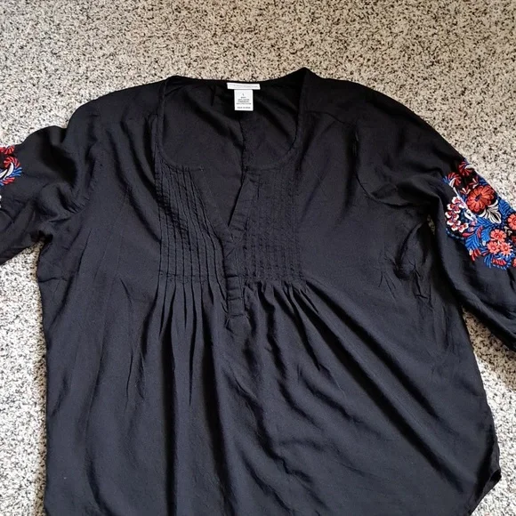 Embroidered sleeved shirt. - Picture 4 of 6